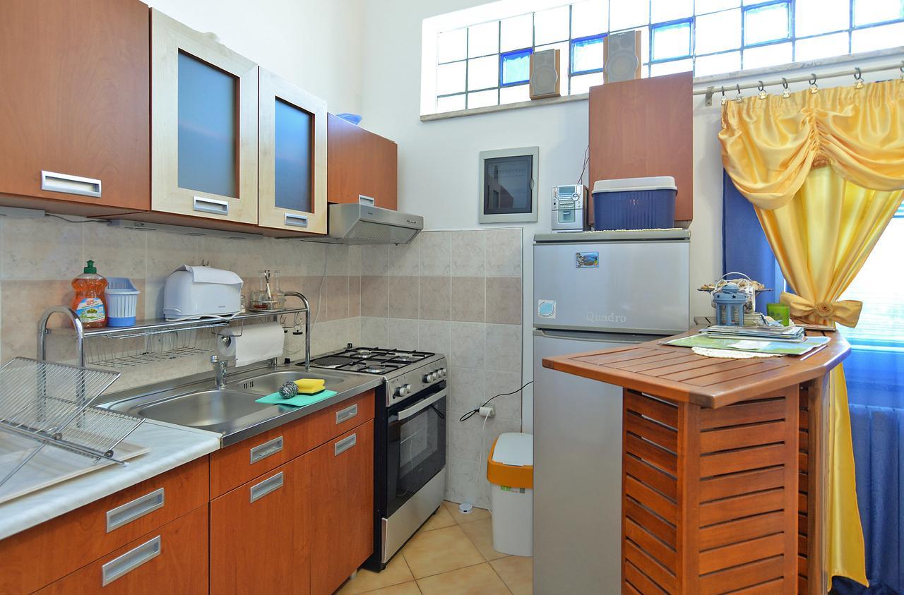 Apartments Dino 1374 พูลา ภายนอก รูปภาพ